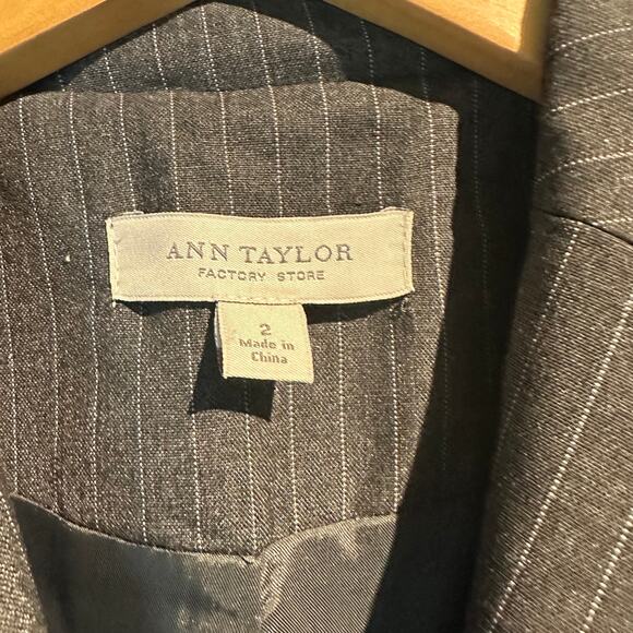 Ann Taylor Factory Store Size 2 Pinstriped Blazer Gray White Professional Office - Picture 3 of 9
